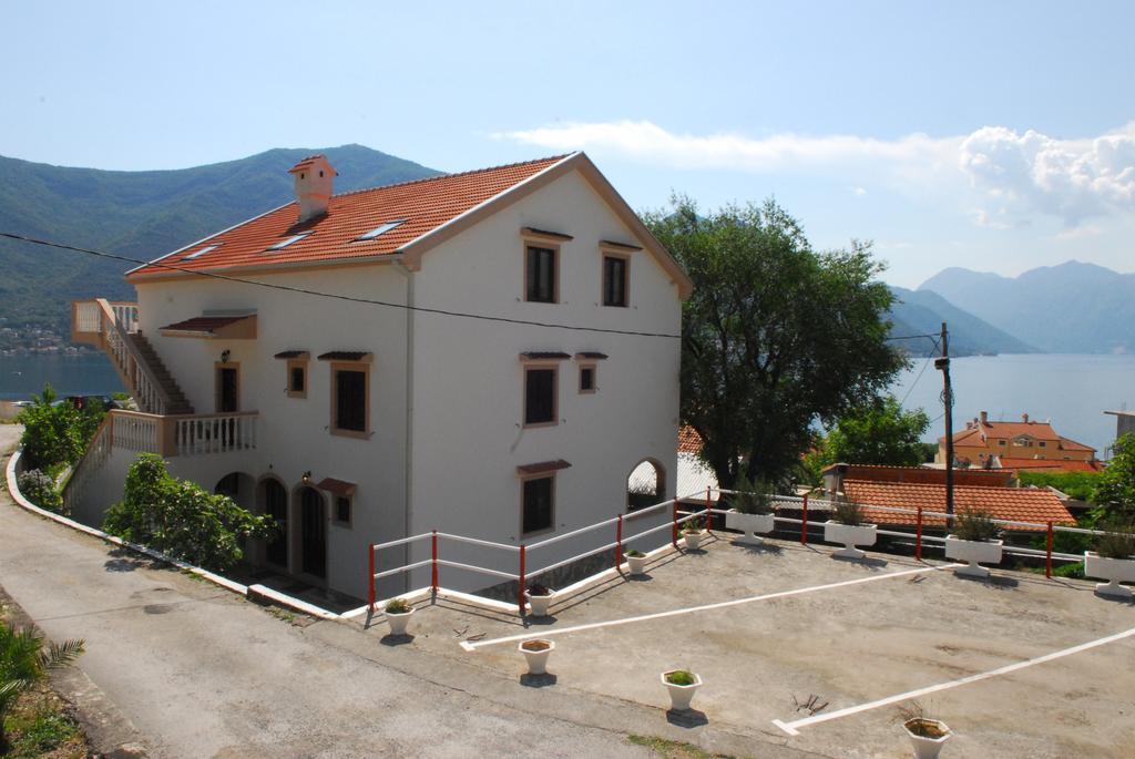 Apartments Blue Lagoon Kotor Exterior foto