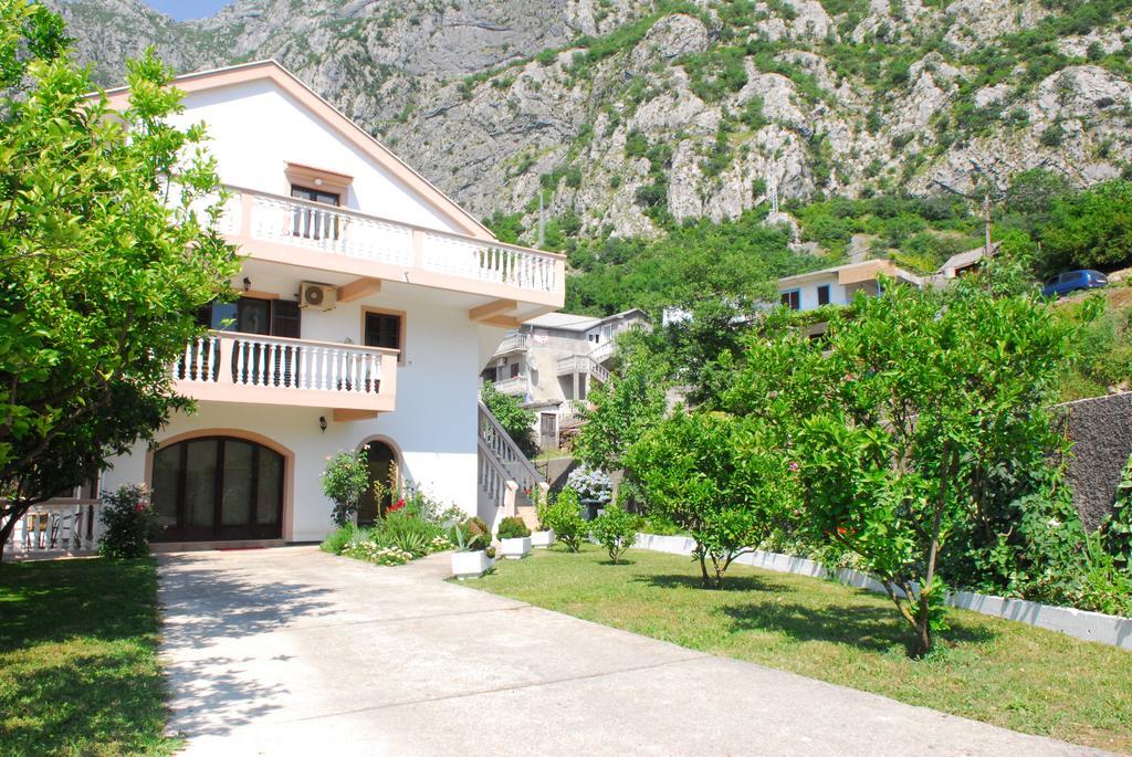 Apartments Blue Lagoon Kotor Exterior foto